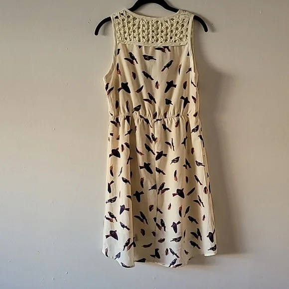 Esley Dress. Birds. NWT. Size Medium. - Picture 5 of 5